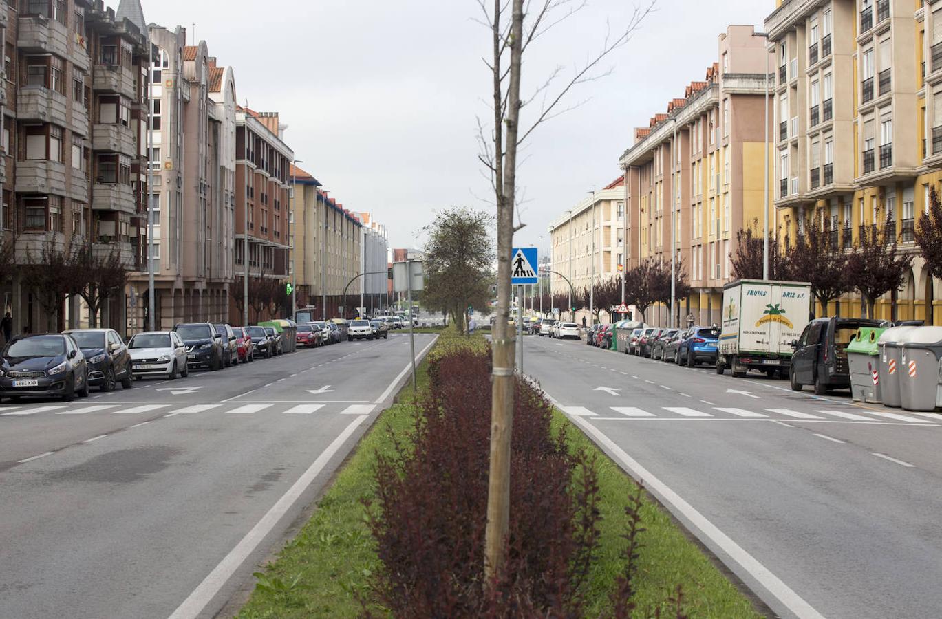Colas para hacer compras ante la llegada de la Semana Santa