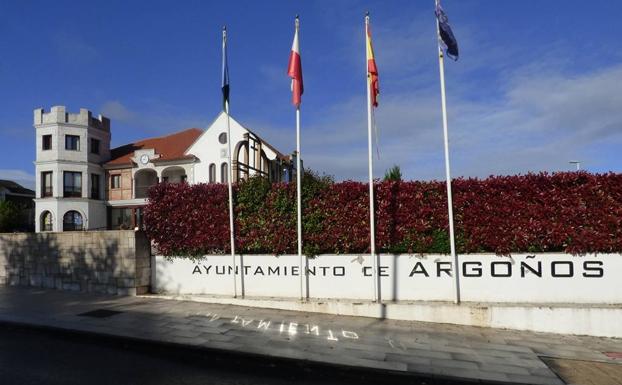El Ayuntamiento de Argoños no cobrará el IBI ni el impuesto de tracción mecánica durante el confinamiento