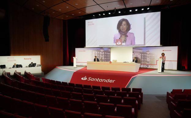 Ana Botín fue reelegida presidenta del Santander con el 98,3% de los votos