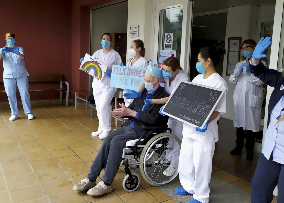 «Eres un superviviente, no hay ningún coronavirus que acabe contigo»
