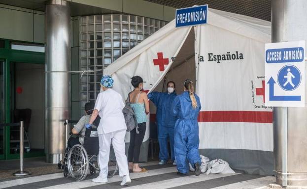 Cinco limpiadoras de hospitales cántabros han dado positivo en Covid-19