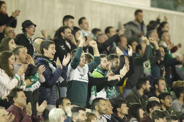 El Racing aún no ha decidido qué hará con los abonos