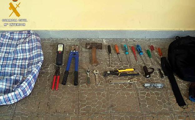 Detenido un hombre tras robar comida en Cáritas y en un colegio de Los Corrales de Buelna