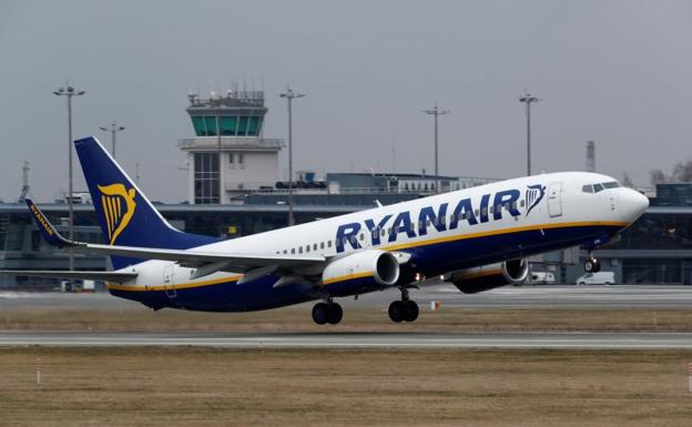 Ryanair, obligada a readmitir a los empleados de las bases de Canarias y Girona despedidos antes de la crisis