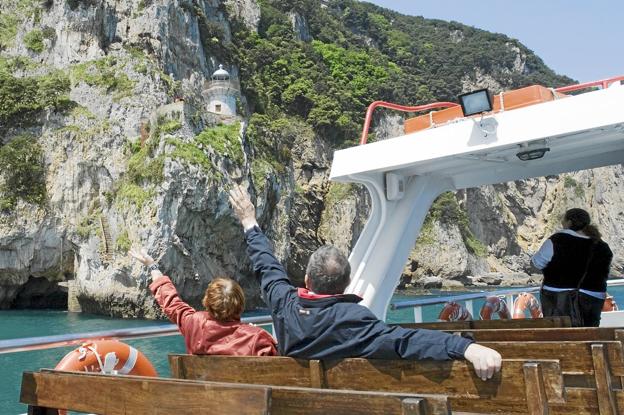 Un paseo por la bahía de Santoña sin saltarse el confinamiento