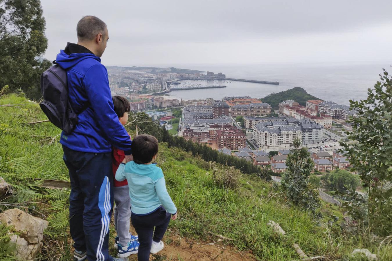 Los niños disfrutan en distintos puntos de Cantabria