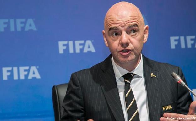 La FIFA propone ampliar a cinco las sustituciones hasta el 2021