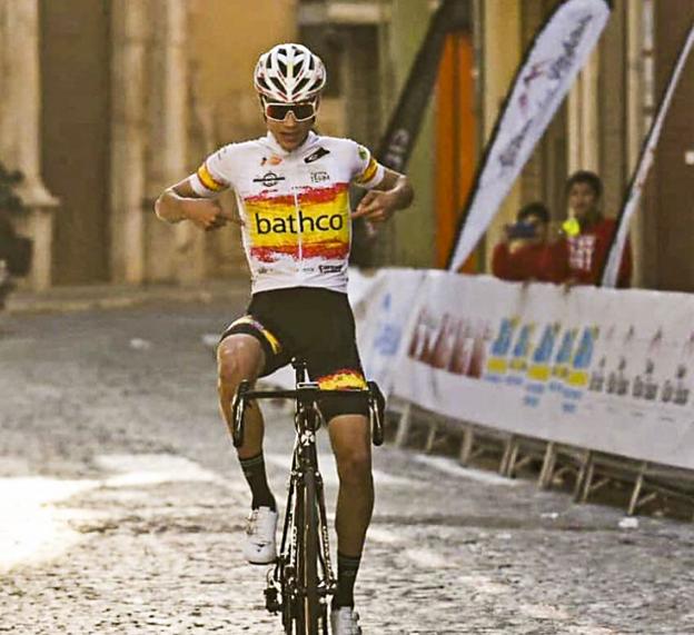 Matxin ficha para su Team Emirates a Juan Ayuso, la gran promesa del Bathco