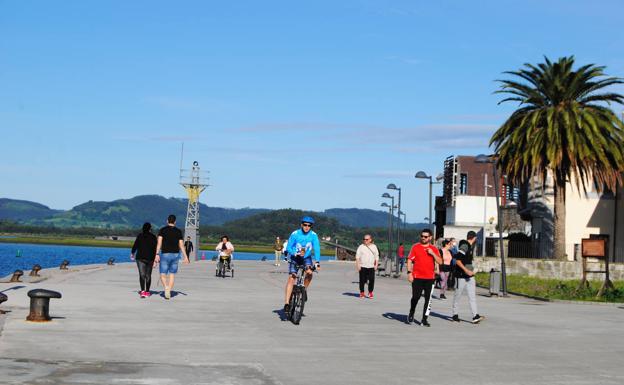 El kilómetro del Pasaje de Santoña, lugar de los primeros paseos