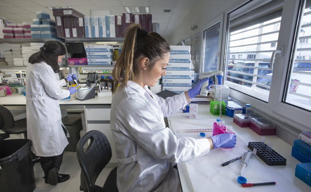 El Instituto de Salud Carlos III financiará tres proyectos de investigación del Idival sobre el Covid-19