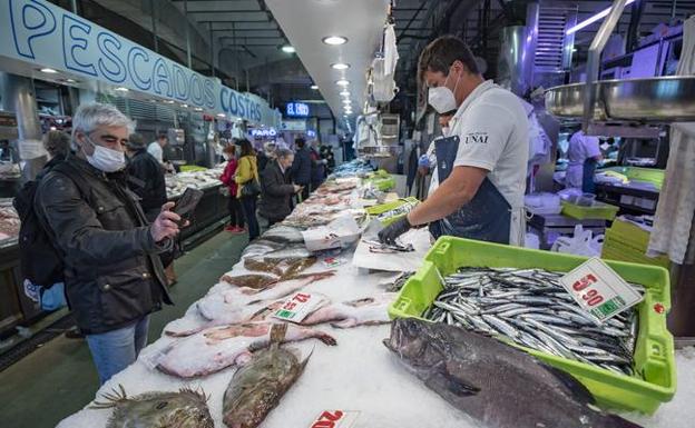 El Mercado de la Esperanza pide reabrir todas sus puertas de acceso