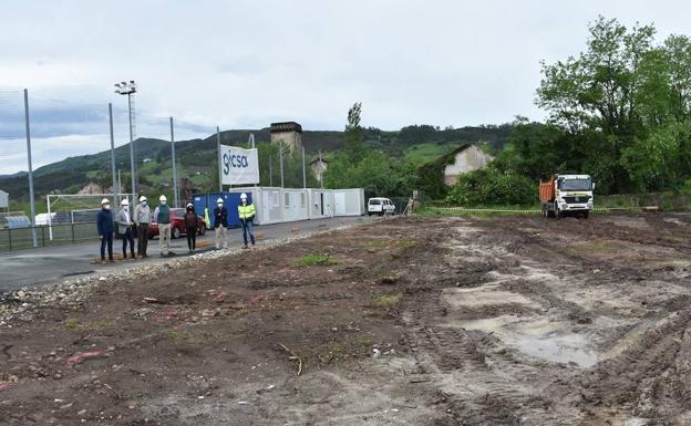 Comienzan las obras de la futura bolera cubierta de Los Corrales de Buelna