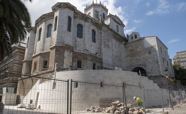 Los hallazgos arqueológicos obligan a modificar la reforma del entorno de la catedral