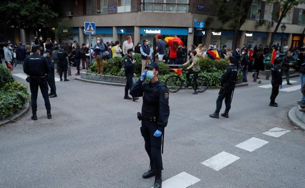 Marlaska llama a los partidos a no alentar manifestaciones que incumplen el estado de alarma