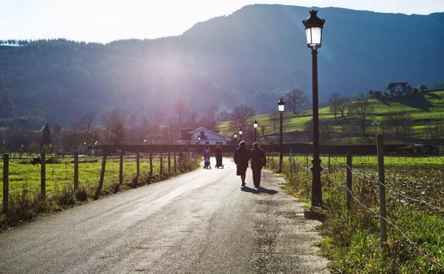 Industria adjudica la renovación del alumbrado público en once municipios cántabros