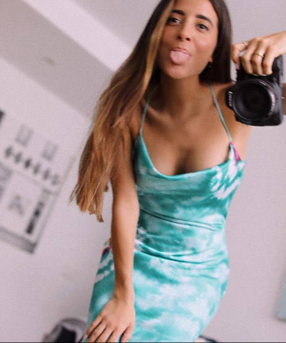 Looks de María Fernández-Rubíes para una primavera a todo color