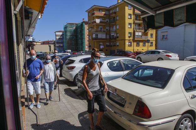Los vecinos de Nueva Ciudad y el PSOE, en contra del traslado del mercadillo a La Llama