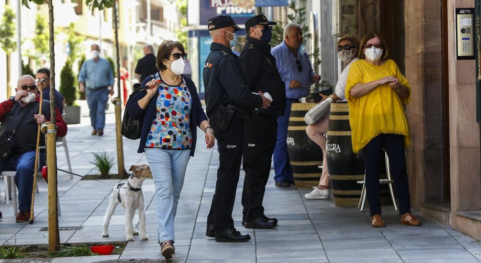 Primeros días con mascarilla obligatoria