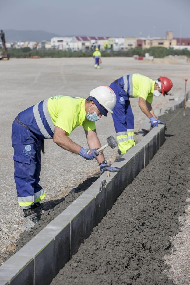 La construcción trabaja con normalidad en Cantabria, pero a un 80% de su volumen