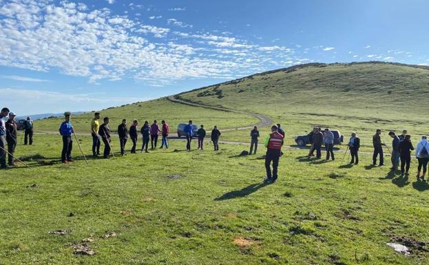 Un centenar de efectivos retoman la búsqueda del hombre desaparecido en Campoo de Suso