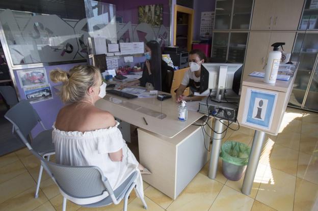 Las autoescuelas reabren sus puertas sin un calendario de exámenes preciso