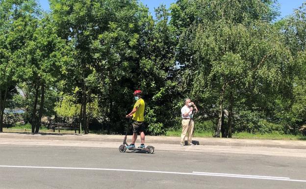 El Astillero aprueba una normativa para permitir la circulación de patinetes por el municipio