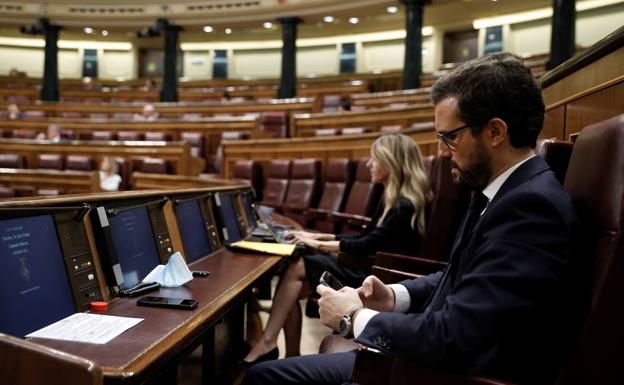 Casado recuerda los dos años de la «injusta» moción de censura de Sánchez