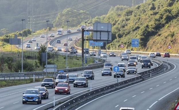 El Gobierno rechaza que se pueda viajar a otras comunidades en la fase tres como quiere Cantabria