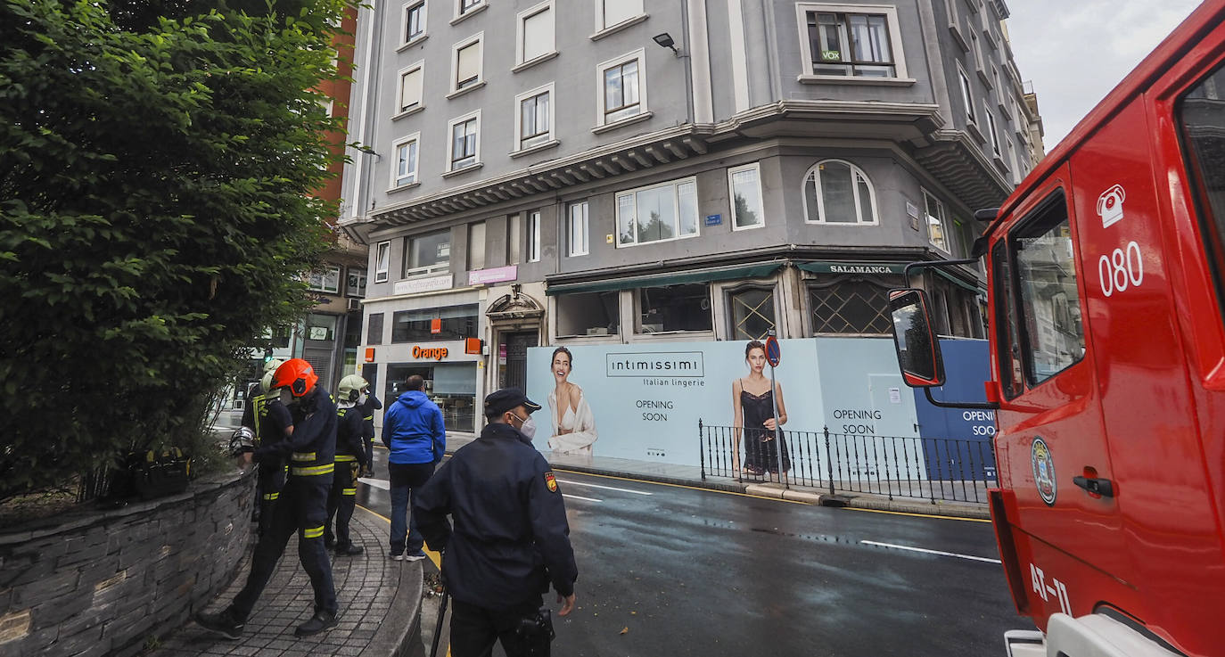 Desalojado un edificio de la calle Isabel II por deficiencias en su estructura