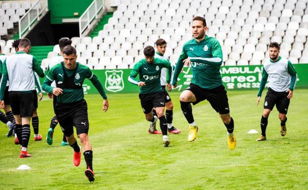 La plantilla del Racing vuelve a pisar El Sardinero