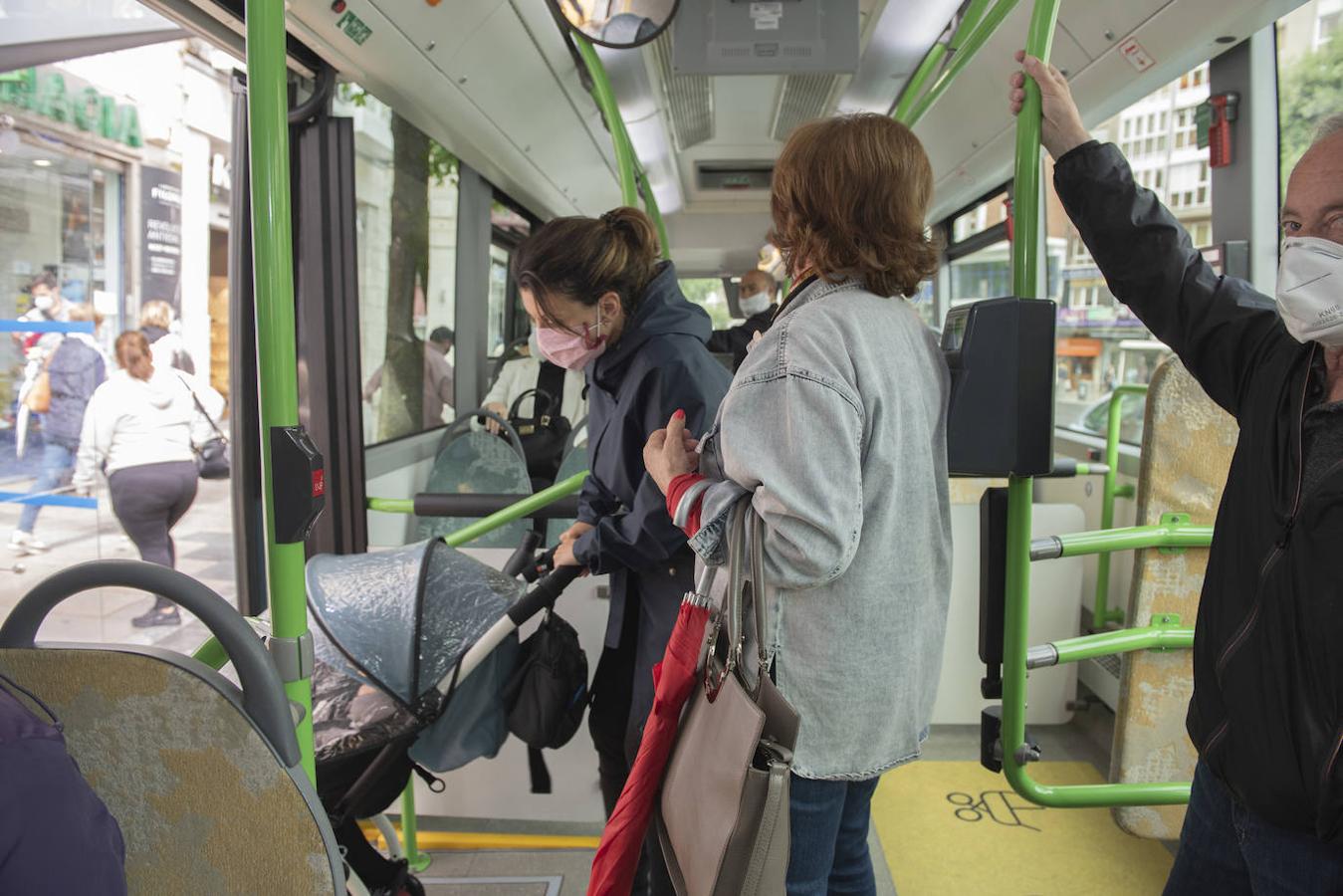 Los autobuses de Santander, llenos de mascarillas