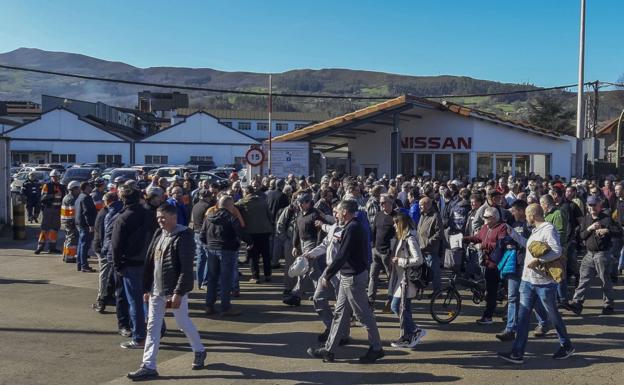 Nissan plantea bajar los costes laborales cerca del 30% para mantener la planta de Los Corrales