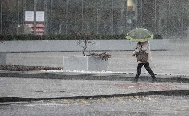 La llegada de una borrasca «tardía» dejará fuertes lluvias en el norte