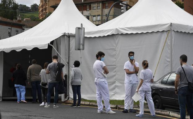 Se elevan a 37 los contagiados por el foco del hospital de Basurto, 14 de ellos profesionales