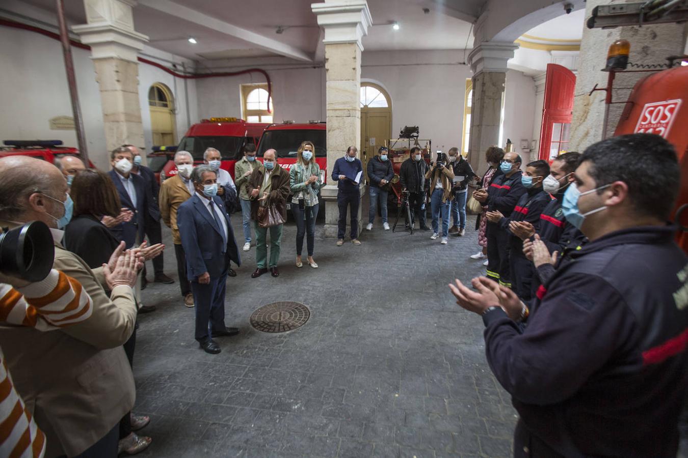 Revilla agradece la labor de los Bomberos Voluntarios de Santander durante la pandemia