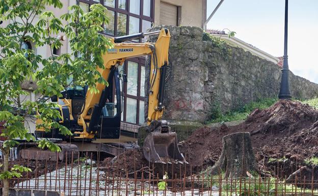 Este jueves se corta una acera del Pasaje de Peña para los peatones por las obras del nuevo ascensor