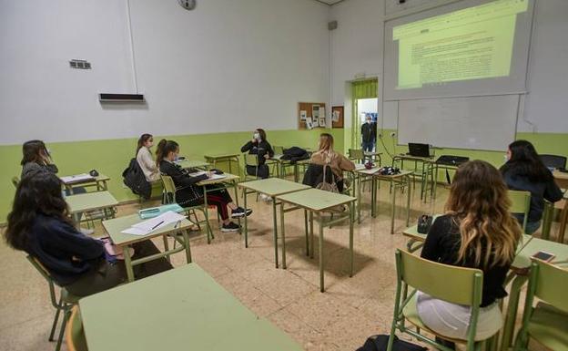 Los sindicatos rechazan un calendario escolar «vinculado a fiestas religiosas»