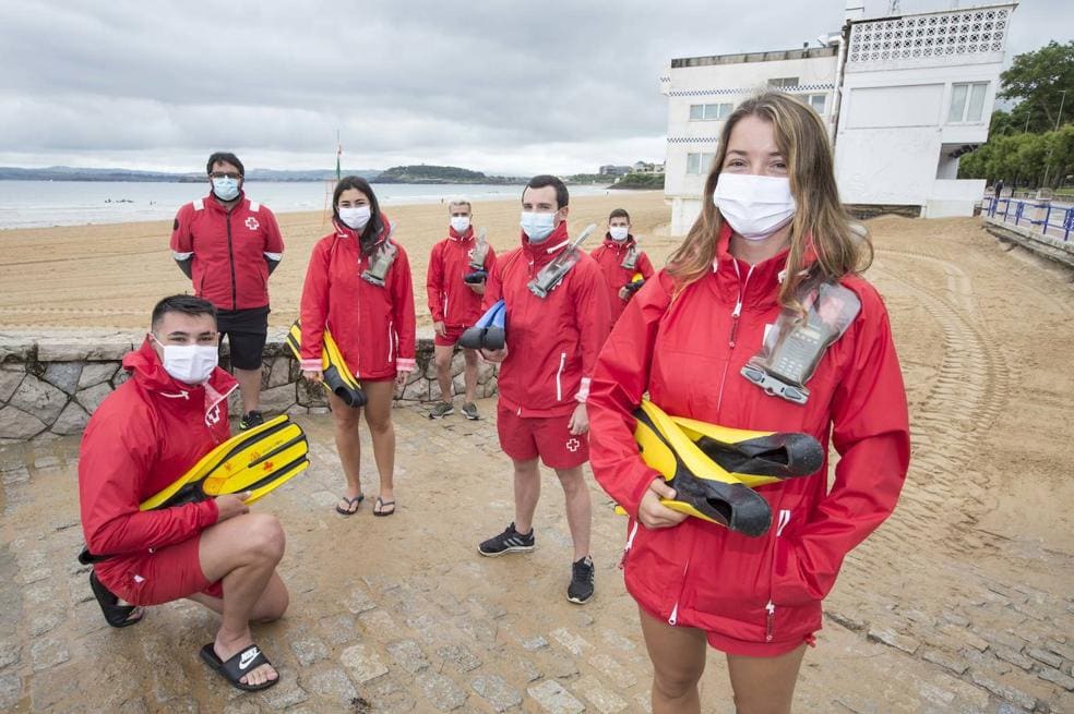Cruz Roja espera «un montón de dificultades» en las playas debido al covid este verano