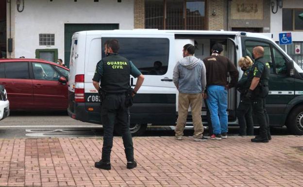 Detenida una banda de ladrones que robó en negocios de Solares, Meruelo, Argoños, Noja y Santoña