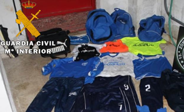 Detenidos por causar daños continuados en un polideportivo y perpetrar dos robos en Treto