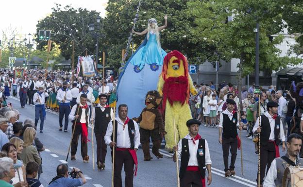 Igual señala que habrá fiestas porque la gente y las empresas lo necesitan