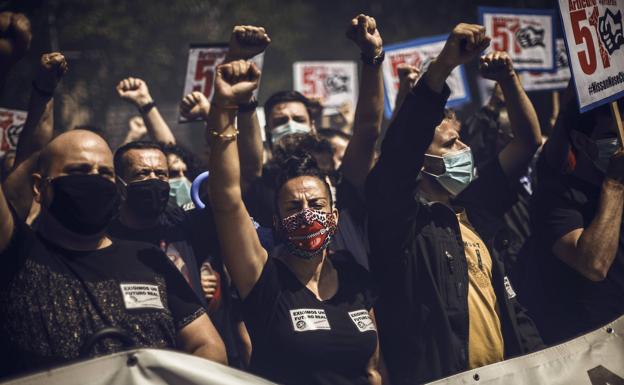 Cantabria se prepara ante la llegada de los trabajadores de Barcelona que quieren parar la planta de Nissan en Los Corrales