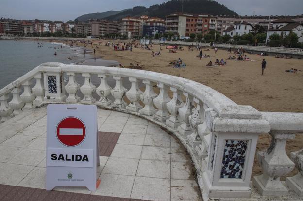 Protección Civil denuncia insultos y amenazas por restringir el acceso a los arenales en Castro