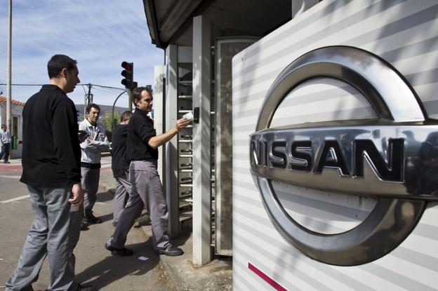 Los trabajadores de Nissan Barcelona se concentrarán en Santander para hablar con Revilla