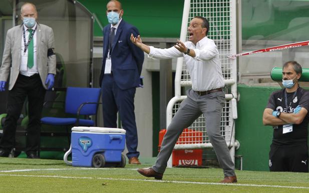 Oltra no descarta entrenar al Racing en Segunda B