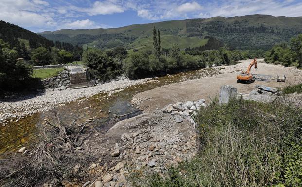 Comienza la construcción del nuevo puente que unirá Ruente con Monte Aá