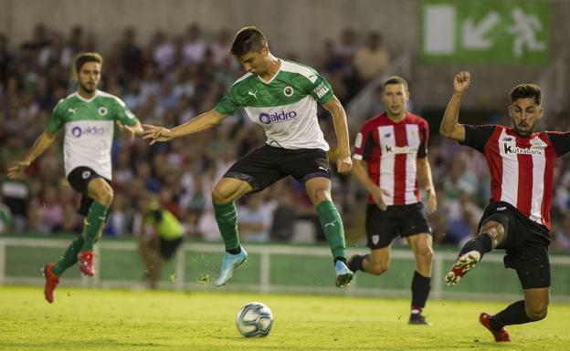 Javi Siverio renueva dos años y será jugador del Racing en Segunda B