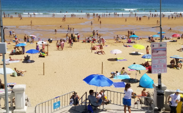 Pedro Casares ofrece «movimientos menores» de arena en las playas de Santander