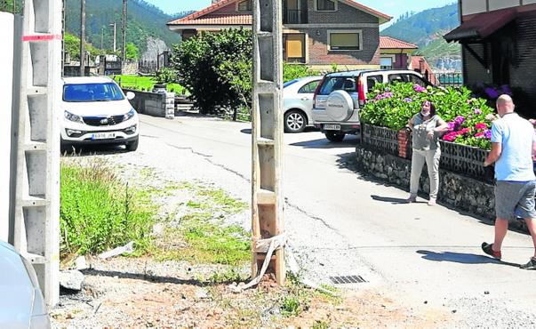 Los Corrales eliminará los postes de en medio de carreteras o aceras