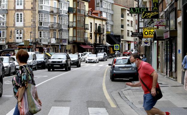 Julián Ceballos se transforma en una calle de paseo y ocio en Torrelavega